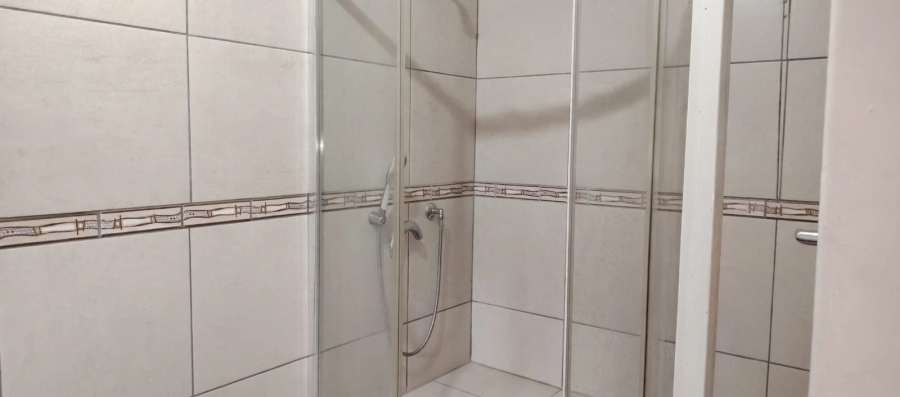 5 Bedroom Property for Sale in Pellissier Free State